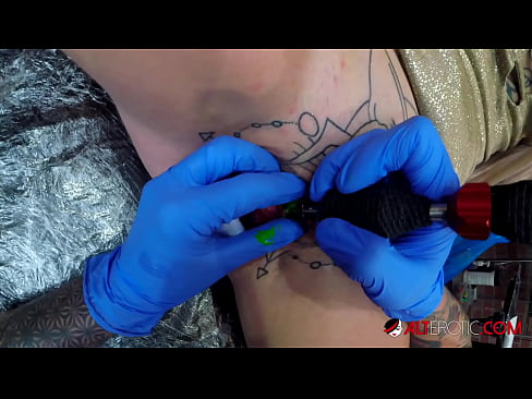 ❤️ Fìor tattooed hottie Sully Savage fhuair tattoo air a clitoris ️ Bhidio gnè aig gd.pornhills-com.ru ❌